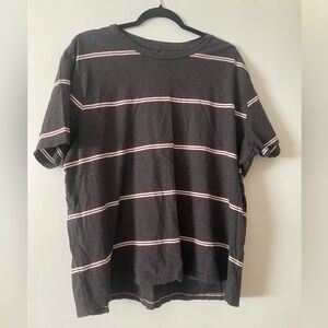 Old Navy Gray and White Short Sleeve Tee